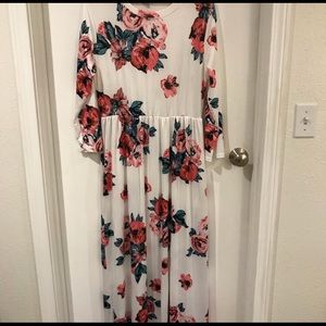 New Maxi white floral dress